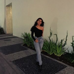 Meet your Posher, Raquel